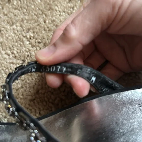 StuartWeitzman Size 9. Black and silver sandals - Picture 8 of 8